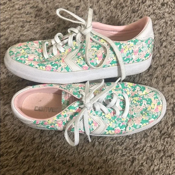 EUC Converse All Stars Women’s Floral Sneakers size 6 - Picture 7 of 8